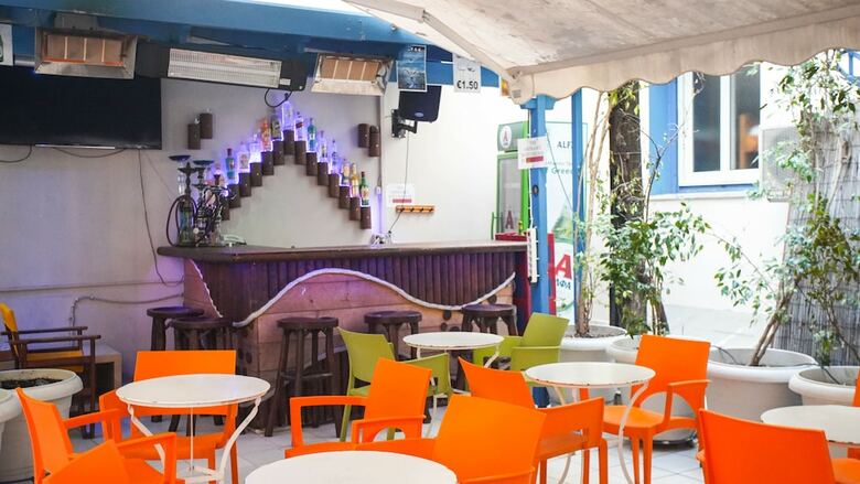 Hostal Students & Travellers Inn