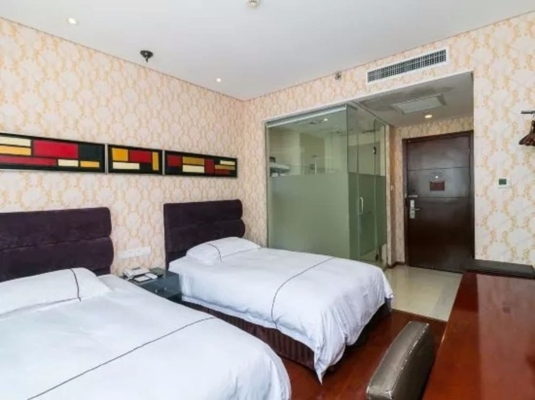 Yiwu Bai Heng Hotel