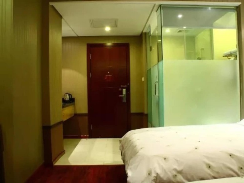 Yiwu Bai Heng Hotel