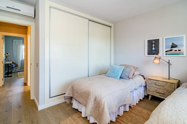 As12 Luxury 3 Bedroom Apartment Roomservice