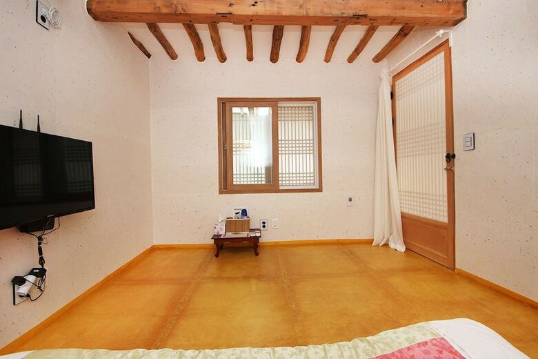 Hotel Jeonjuhanokvillage Sarangnamoo