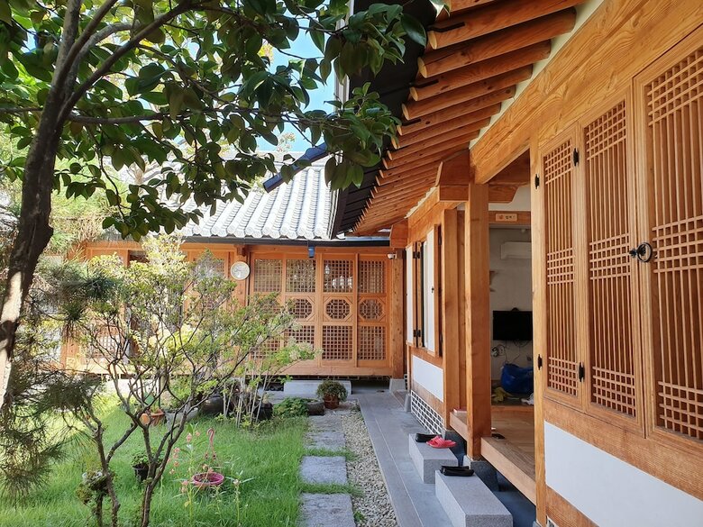 Hotel Jeonjuhanokvillage Sarangnamoo