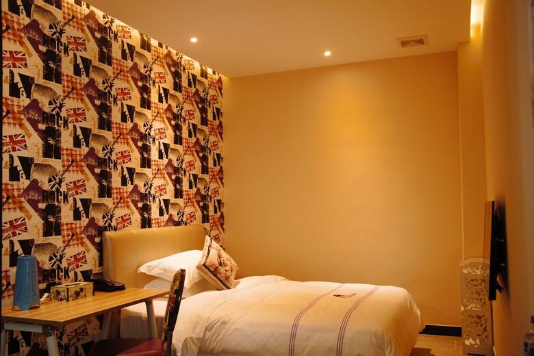 J Hotel