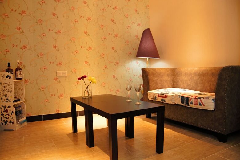 J Hotel