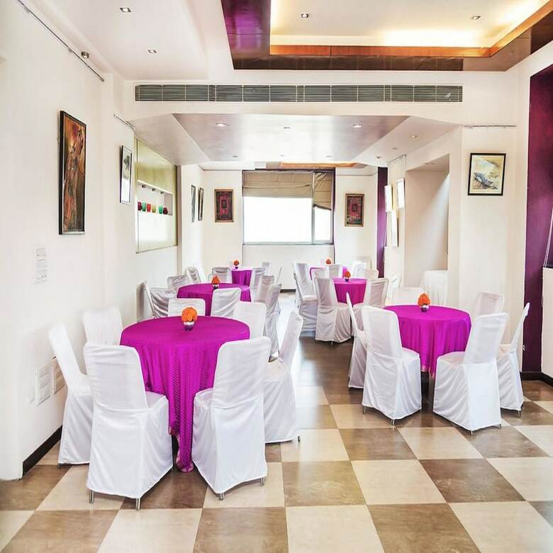 Hotel Sumedha Premium