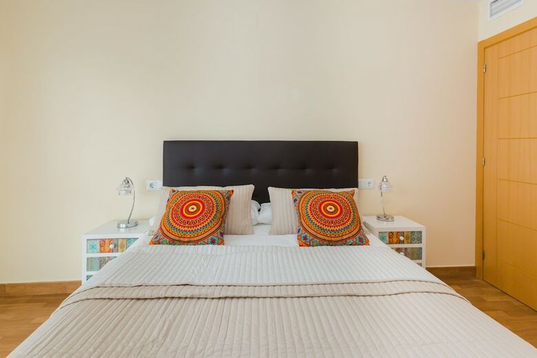 Apartamentos Sunhome Carlos Haya Flat