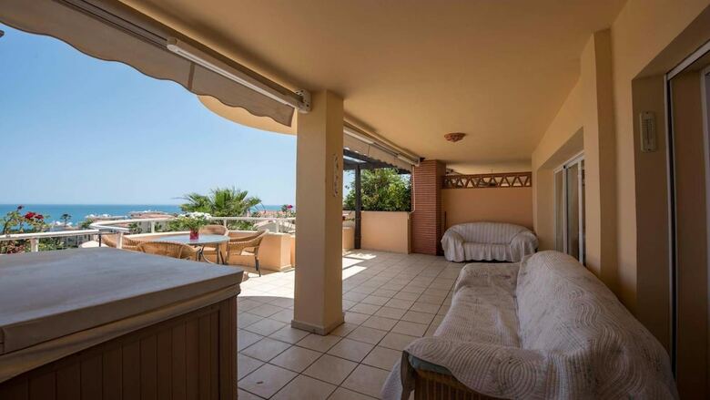 Malibu Apartments