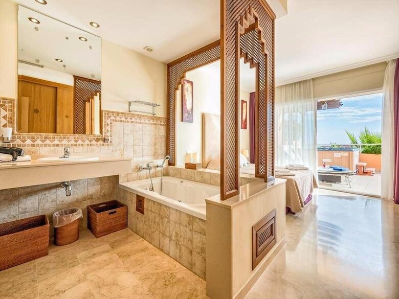Malibu Apartments