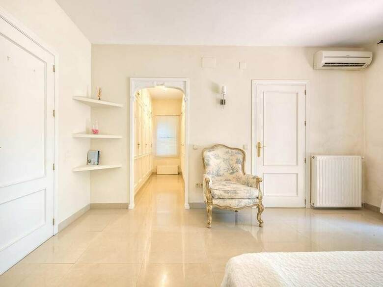 Villa Espa�a