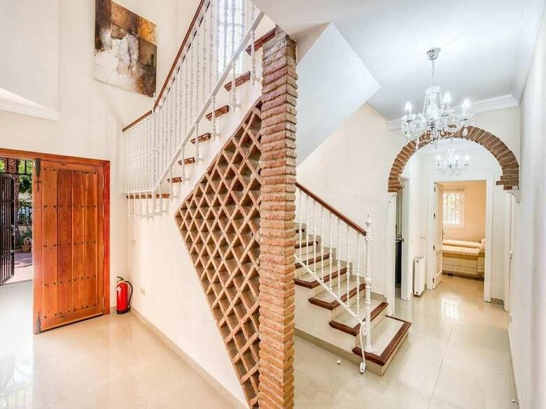 Villa Espa�a
