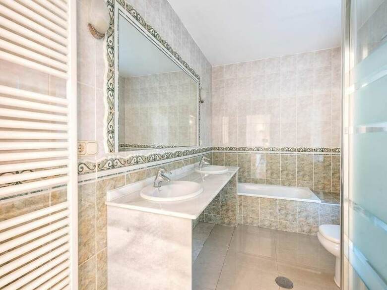 Villa Espa�a