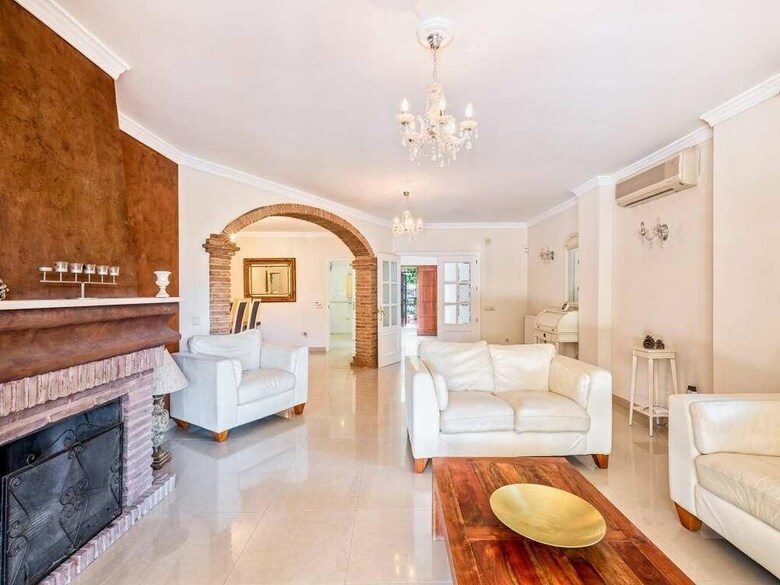 Villa Espa�a