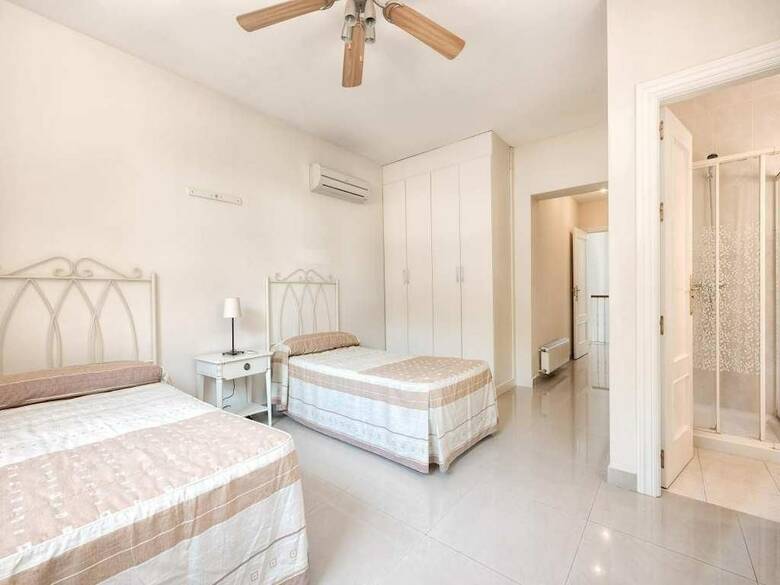 Villa Espa�a