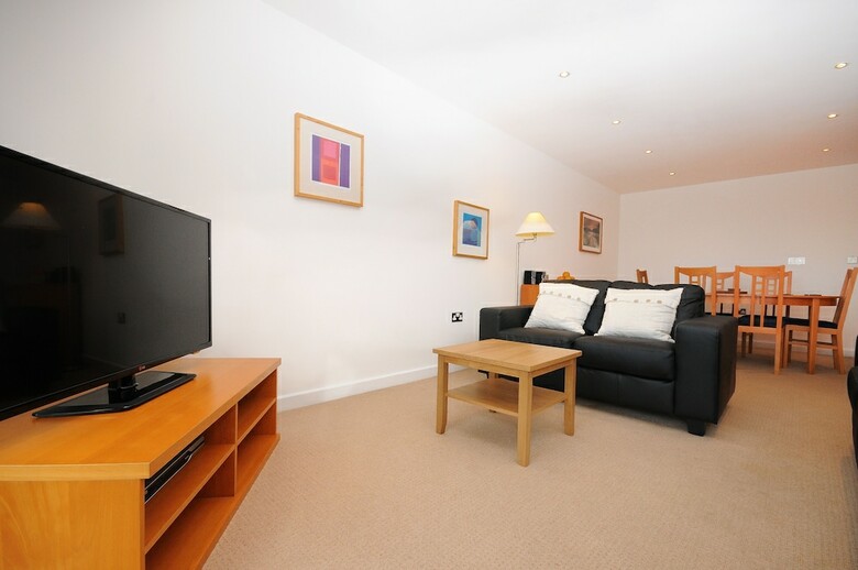 Town Or Country - Greenwich Apartments