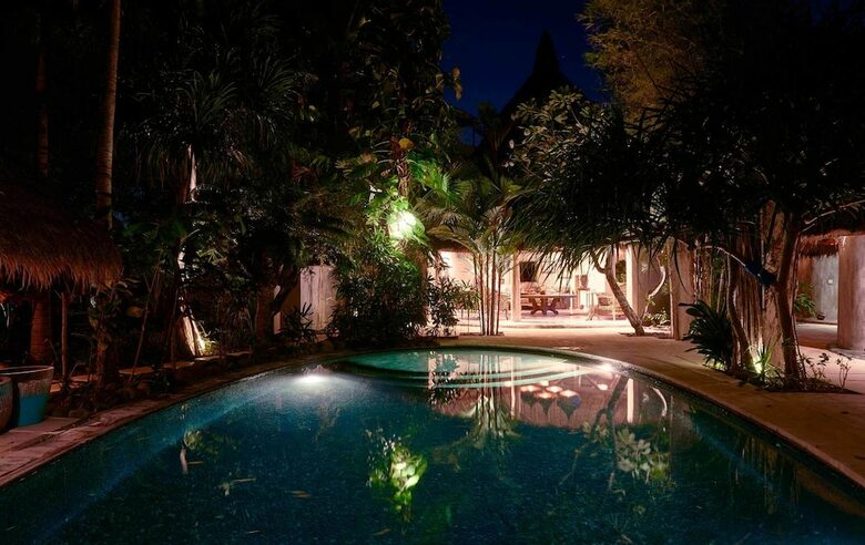 Villa The Island Houses