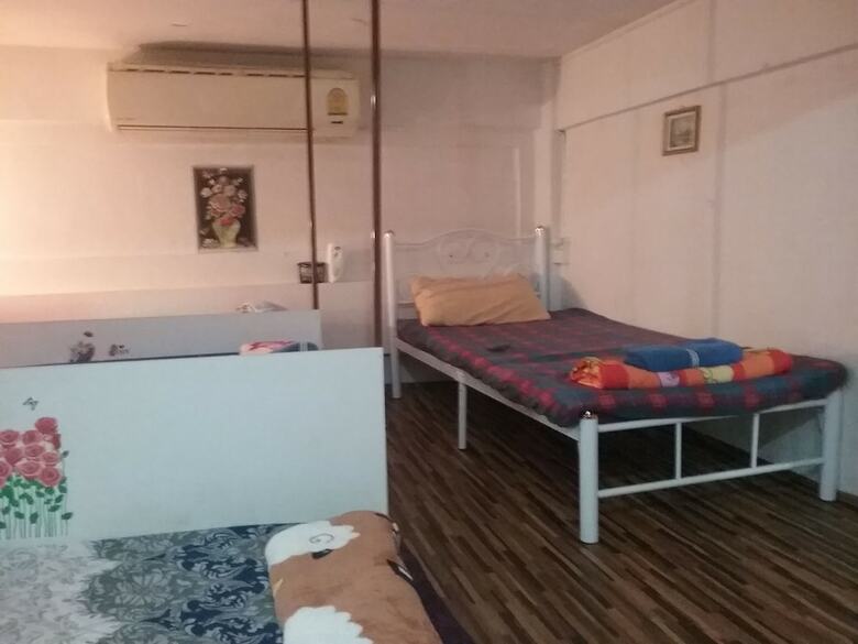 Hostal Danee Hostel