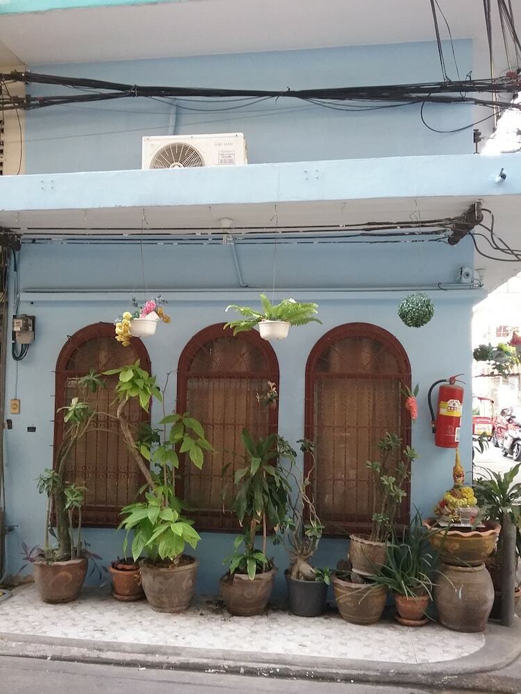 Hostal Danee Hostel