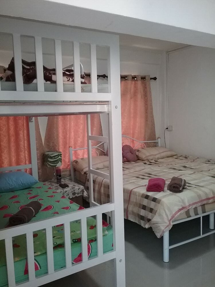 Hostal Danee Hostel
