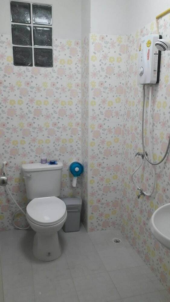 Hostal Danee Hostel