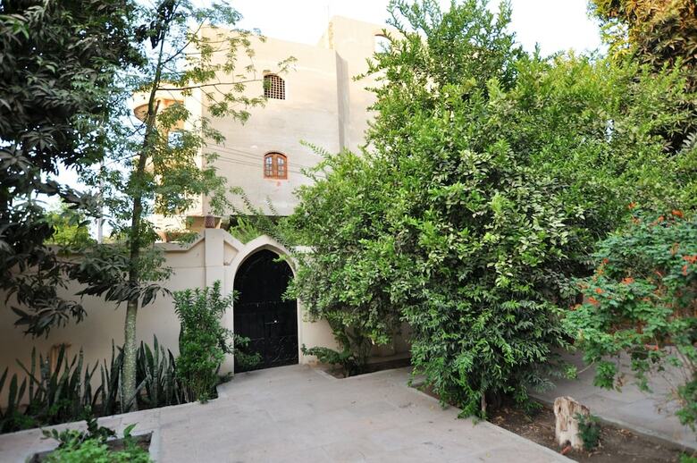El Nakhil Hotel