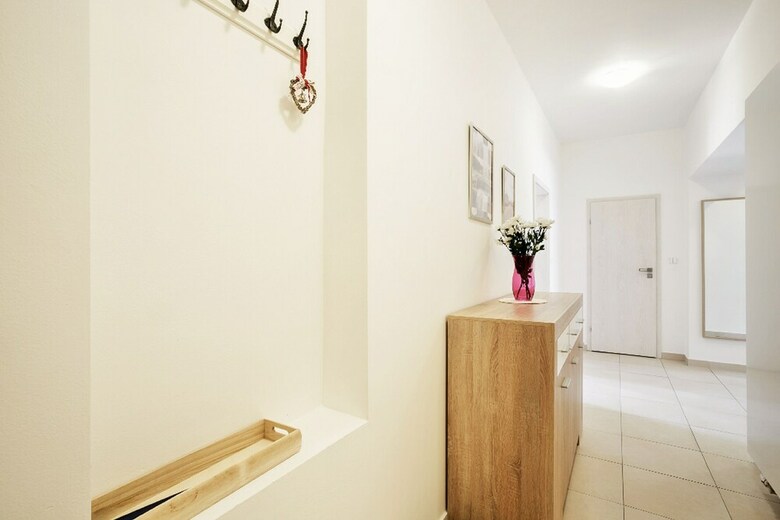 Charming Two-bedroom Apartment Next To The Emmaus Abbey