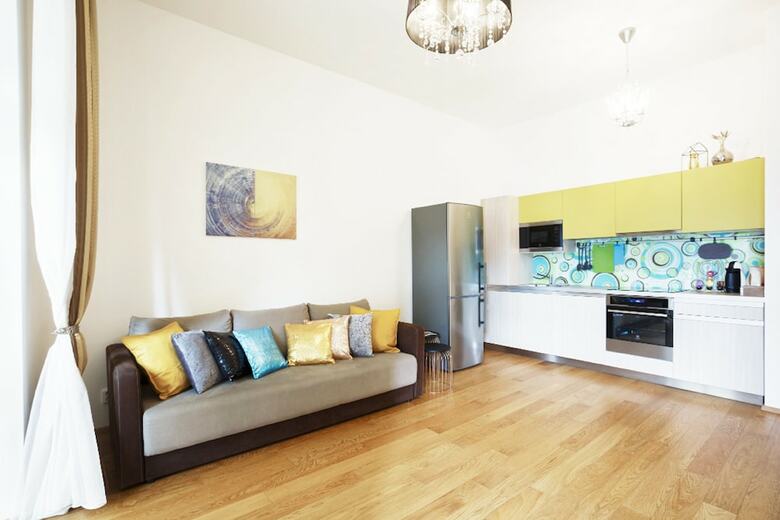 Charming Two-bedroom Apartment Next To The Emmaus Abbey