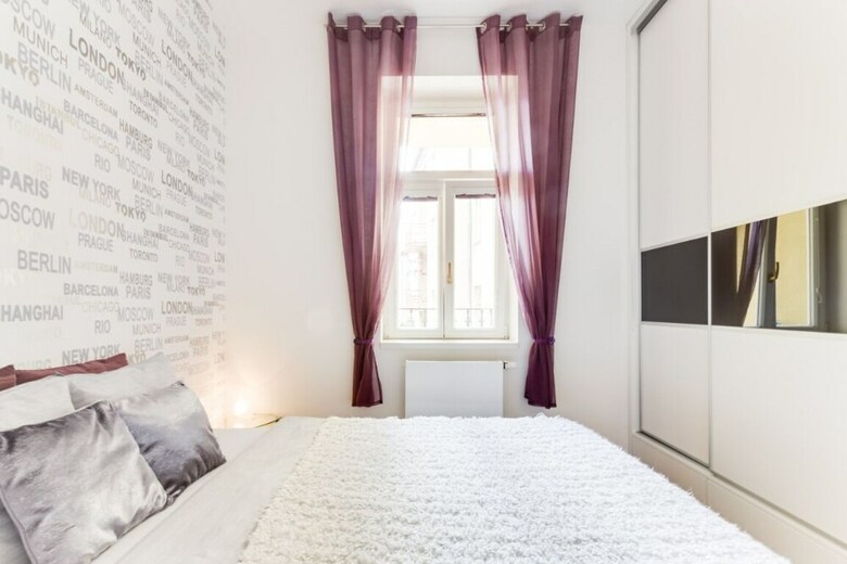 Charming Two-bedroom Apartment Next To The Emmaus Abbey