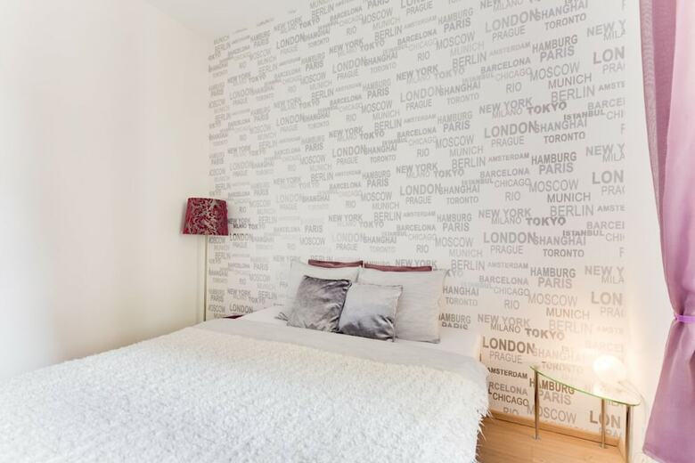 Charming Two-bedroom Apartment Next To The Emmaus Abbey