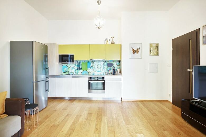 Charming Two-bedroom Apartment Next To The Emmaus Abbey