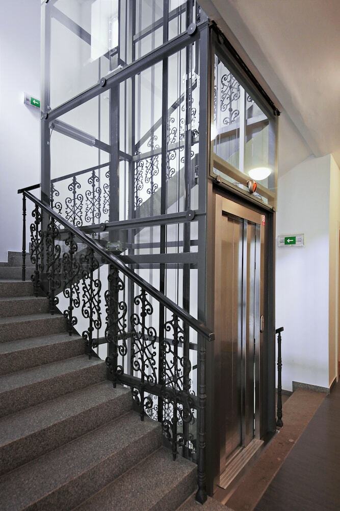Charming Two-bedroom Apartment Next To The Emmaus Abbey