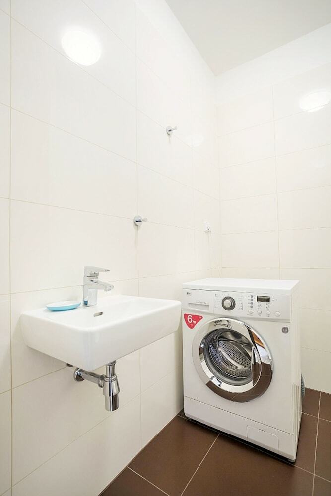 Charming Two-bedroom Apartment Next To The Emmaus Abbey