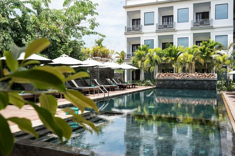 Green Amazon Residence Hotel