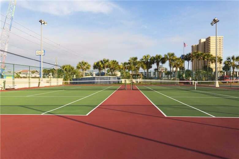 Summit Beach Resort By Royal American Beach Getaways