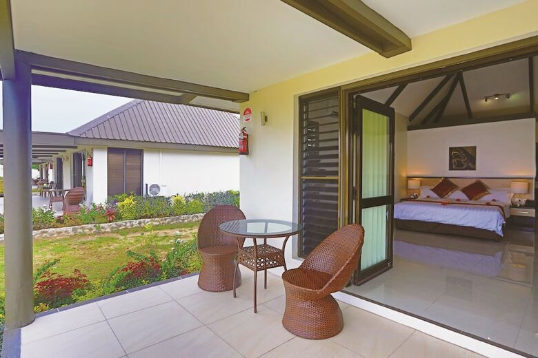 Hotel Landers Bay Resort & Spa Fiji