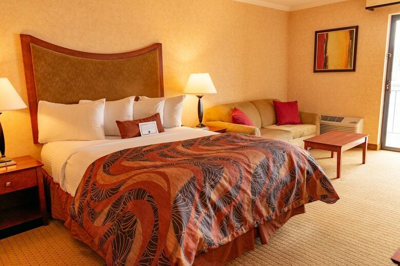 Best Western Plus Oswego Hotel And Conference Center