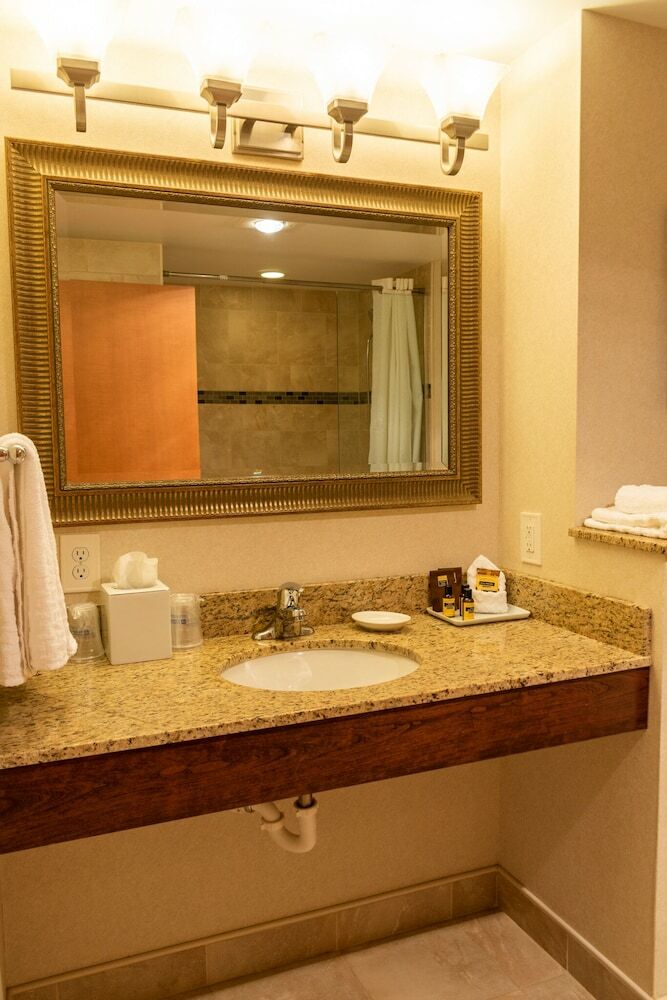 Best Western Plus Oswego Hotel And Conference Center