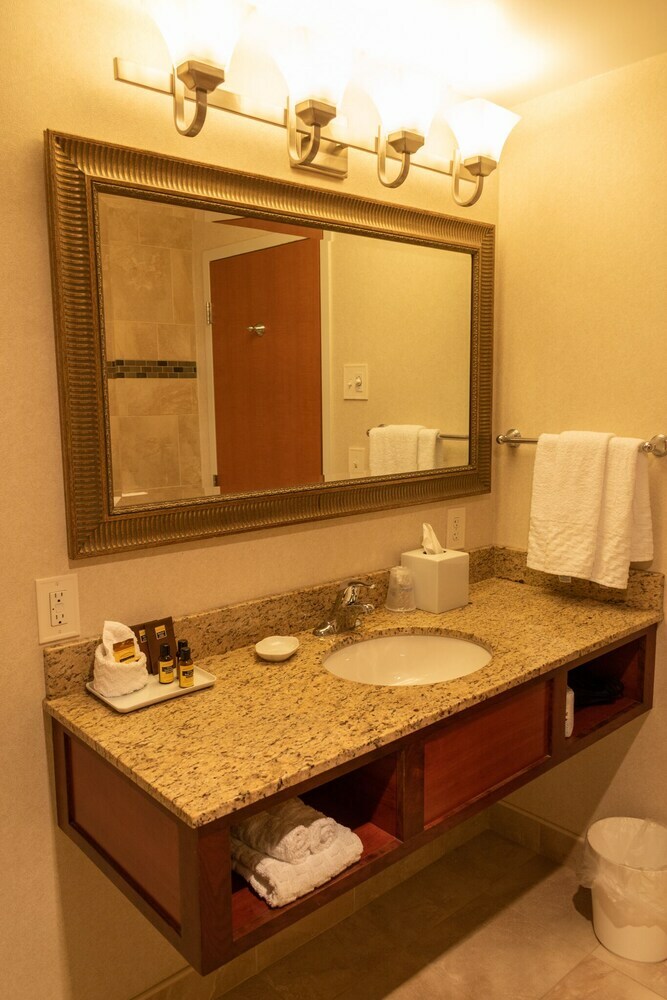 Best Western Plus Oswego Hotel And Conference Center
