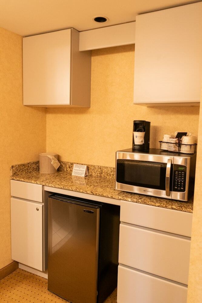 Best Western Plus Oswego Hotel And Conference Center