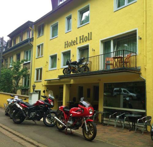 Hotel Holl Garni