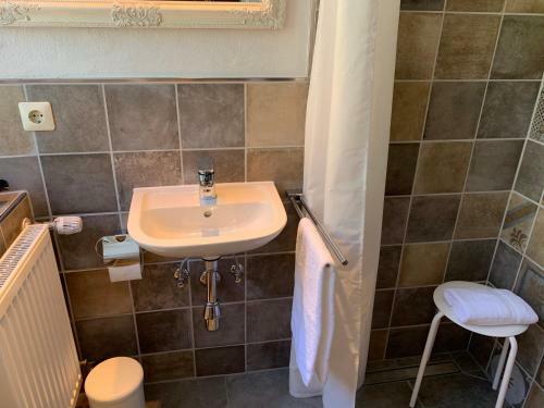 Moselland Hotel Im Enderttal Zum Onkel Willi