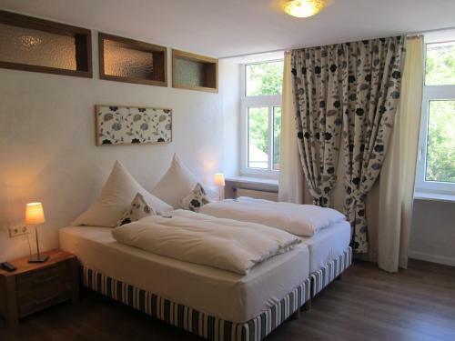 Moselland Hotel Im Enderttal Zum Onkel Willi