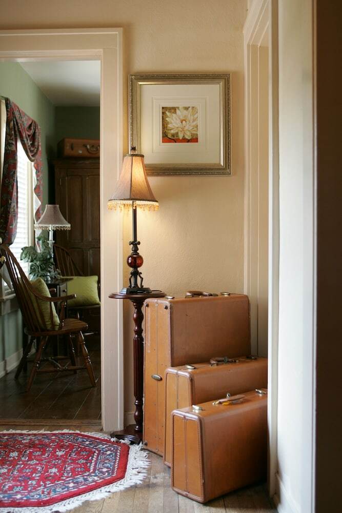 Williamsburg Manor B&B