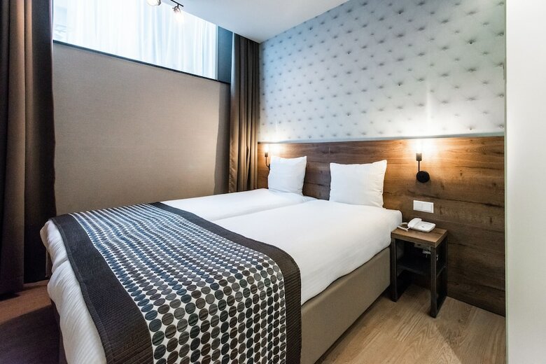 Melrose Hotel