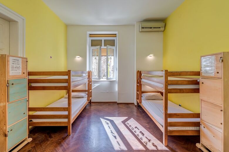 Hostal Adriatic Hostel