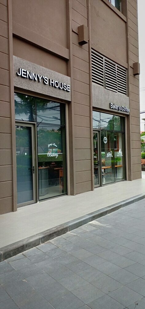 Five Star Studio Apartment Near Airport