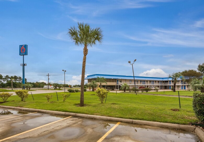 Motel 6 Winnie Tx