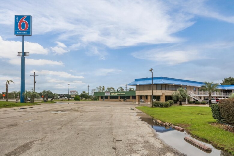Motel 6 Winnie Tx