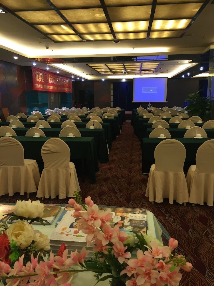 Excemon Xinjiang Yilite Hotel
