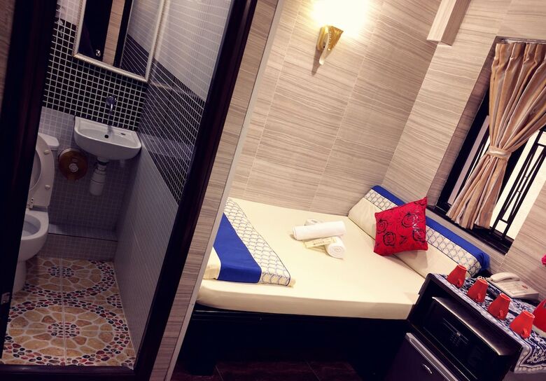 Hostal Paris Guest House - Hostel