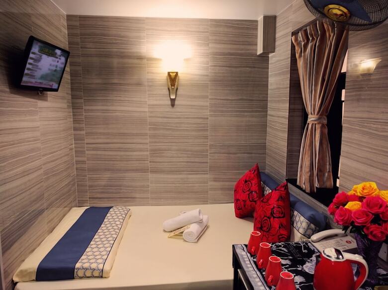 Hostal Paris Guest House - Hostel